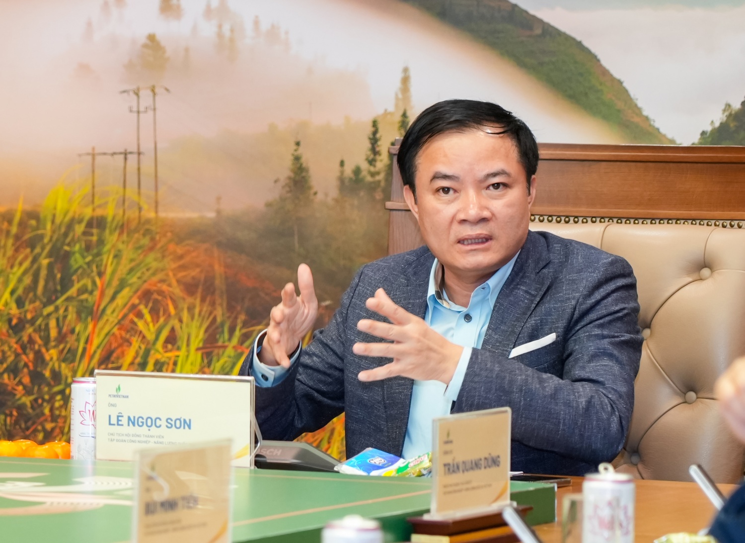 Chủ tịch HĐTV Petrovietnam Lê Ngọc Sơn khẳng định: Việc áp dụng các nguyên tắc quản trị OECD là yêu cầu tất yếu trong quá trình nâng cao năng lực quản trị doanh nghiệp nhà nước, đồng thời phục vụ mục tiêu phát triển bền vững của Tập đoàn.
