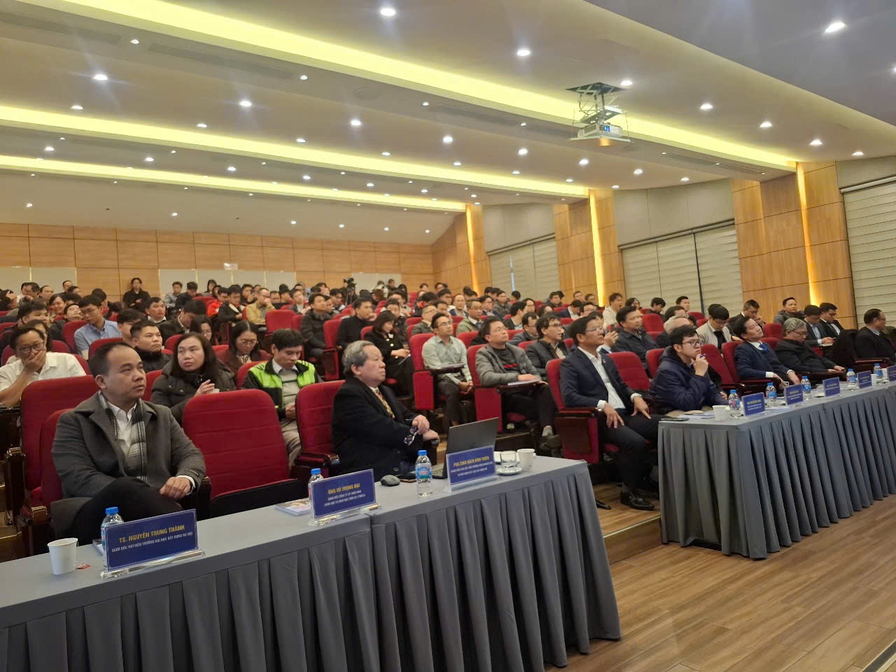 Quang cảnh buổi tọa đàm