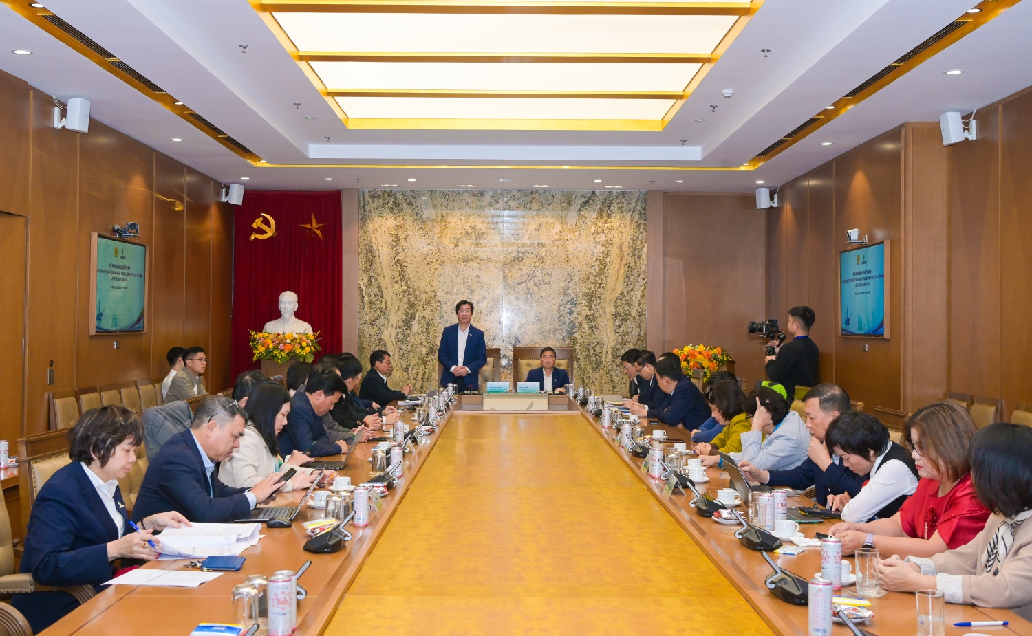 Toàn cảnh hội nghị.