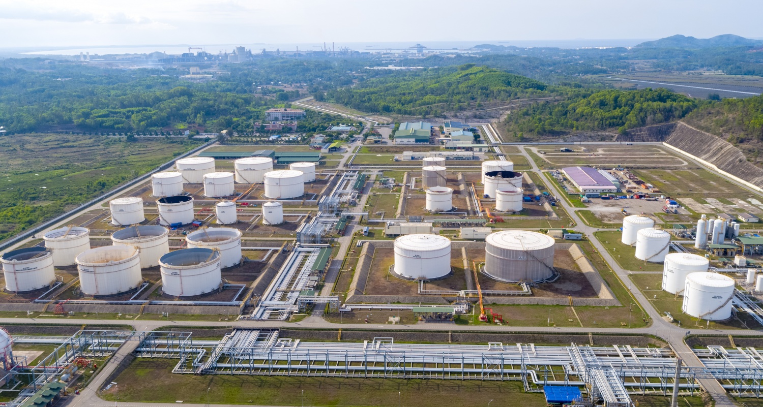 Không chỉ đóng góp tích cực vào ngân sách của tỉnh, NMLD Dung Quất do BSR quản lý vận hành còn trở thành động lực giúp Quảng Ngãi chuyển đổi cơ cấu kinh tế vùng từ nông - lâm nghiệp sang công nghiệp.