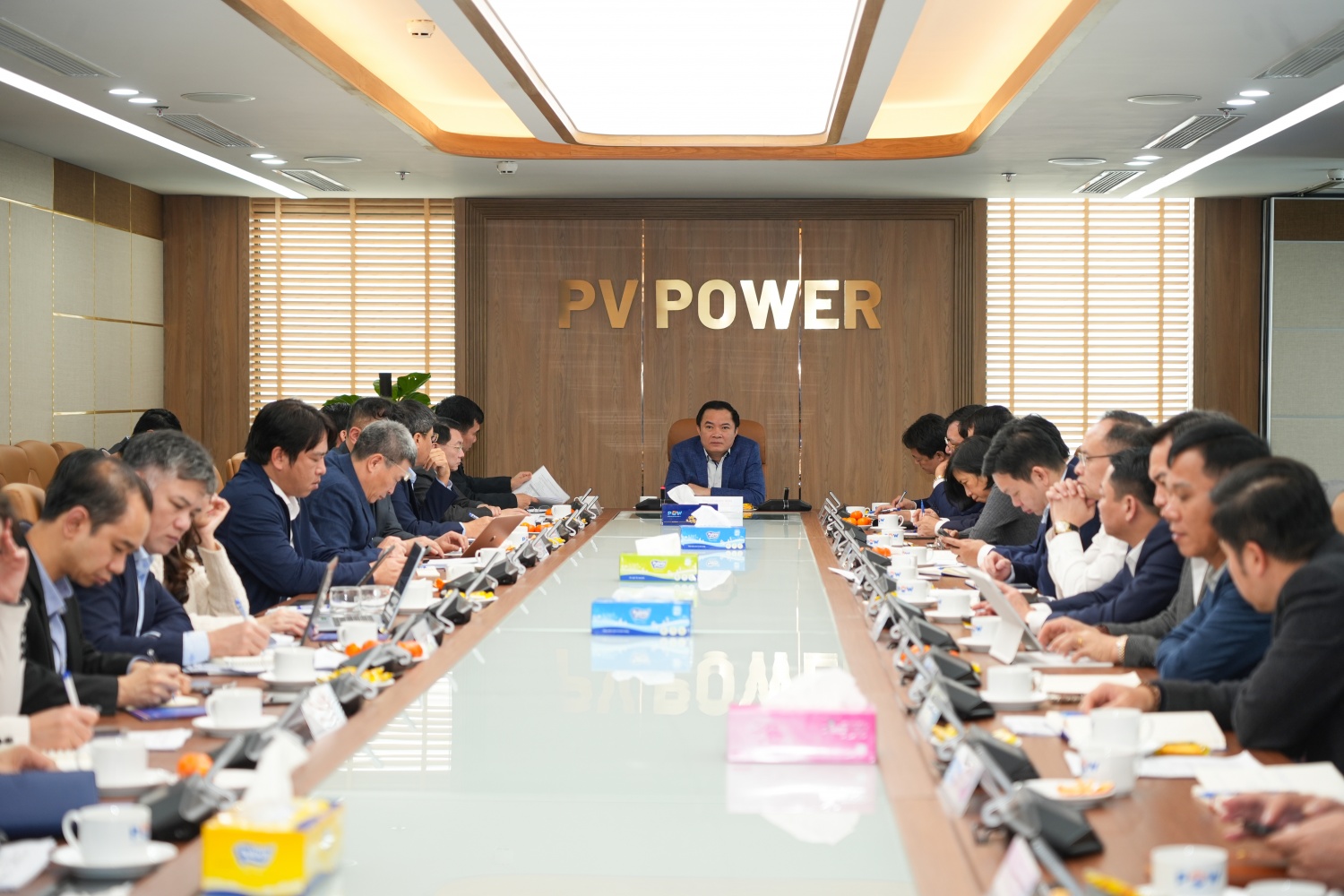 Chủ tịch HĐTV Petrovietnam Lê Ngọc Sơn chủ trì buổi làm việc về định hướng chiến lược phát triển và triển khai mục tiêu tăng trưởng năm 2026 của PV Power.