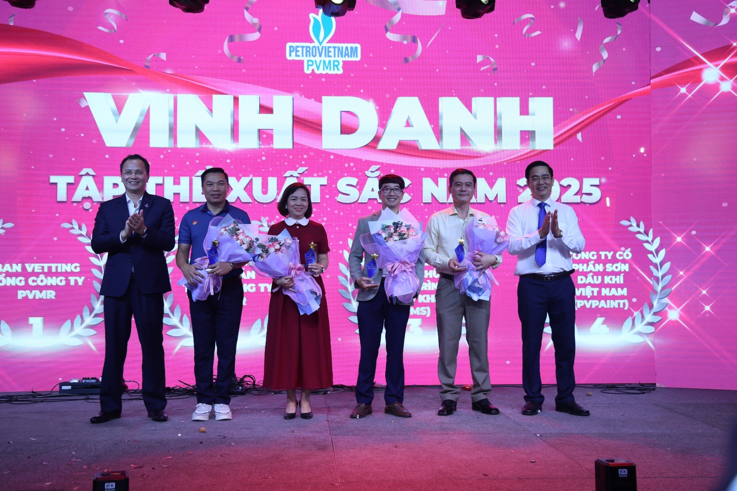 Lãnh đạo PVMR vinh danh tập thể xuất sắc năm 2025.