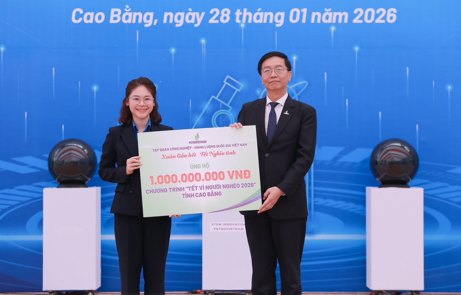 Petrovietnam trao ủng hộ 1 tỷ đồng chăm lo Tết cho bà con nhân dân có hoàn cảnh khó khăn tại tỉnh Cao Bằng.