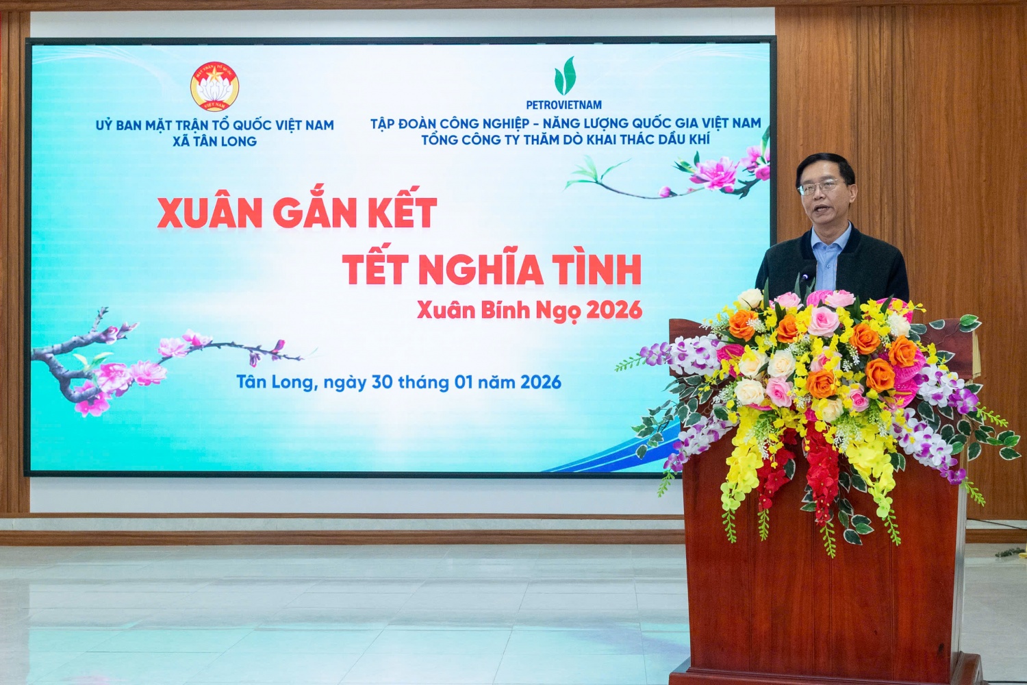 Đồng chí Trần Quang Dũng, Phó Bí thư Thường trực Đảng ủy Petrovietnam khẳng định, Tập đoàn luôn xác định trách nhiệm với cộng đồng, xã hội là một phần không thể tách rời trong chiến lược phát triển bền vững