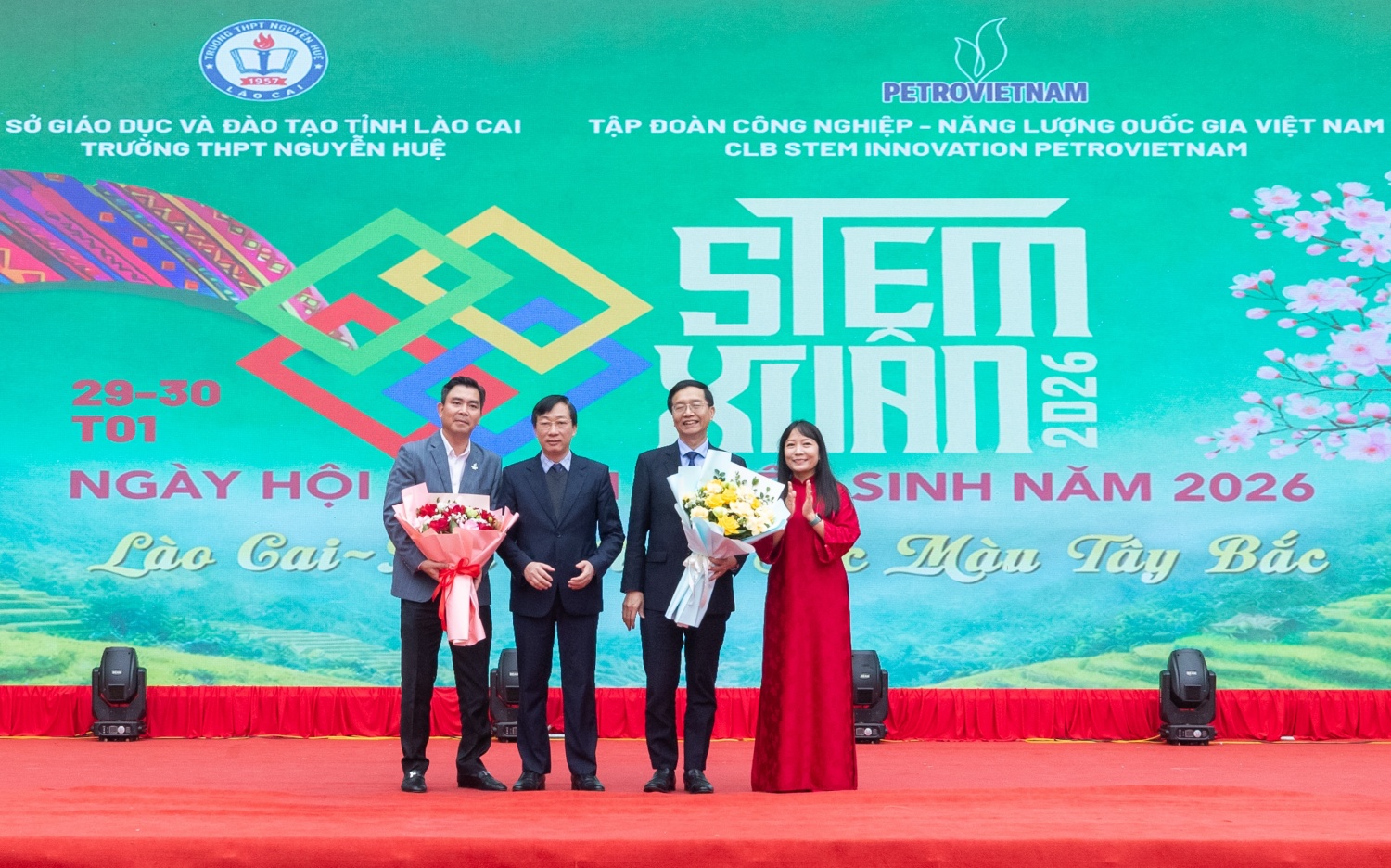 Sở GD&ĐT Lào Cai, Trường THPT Nguyễn Huệ tri ân sự hỗ trợ của Petrovietnam, PVEP
