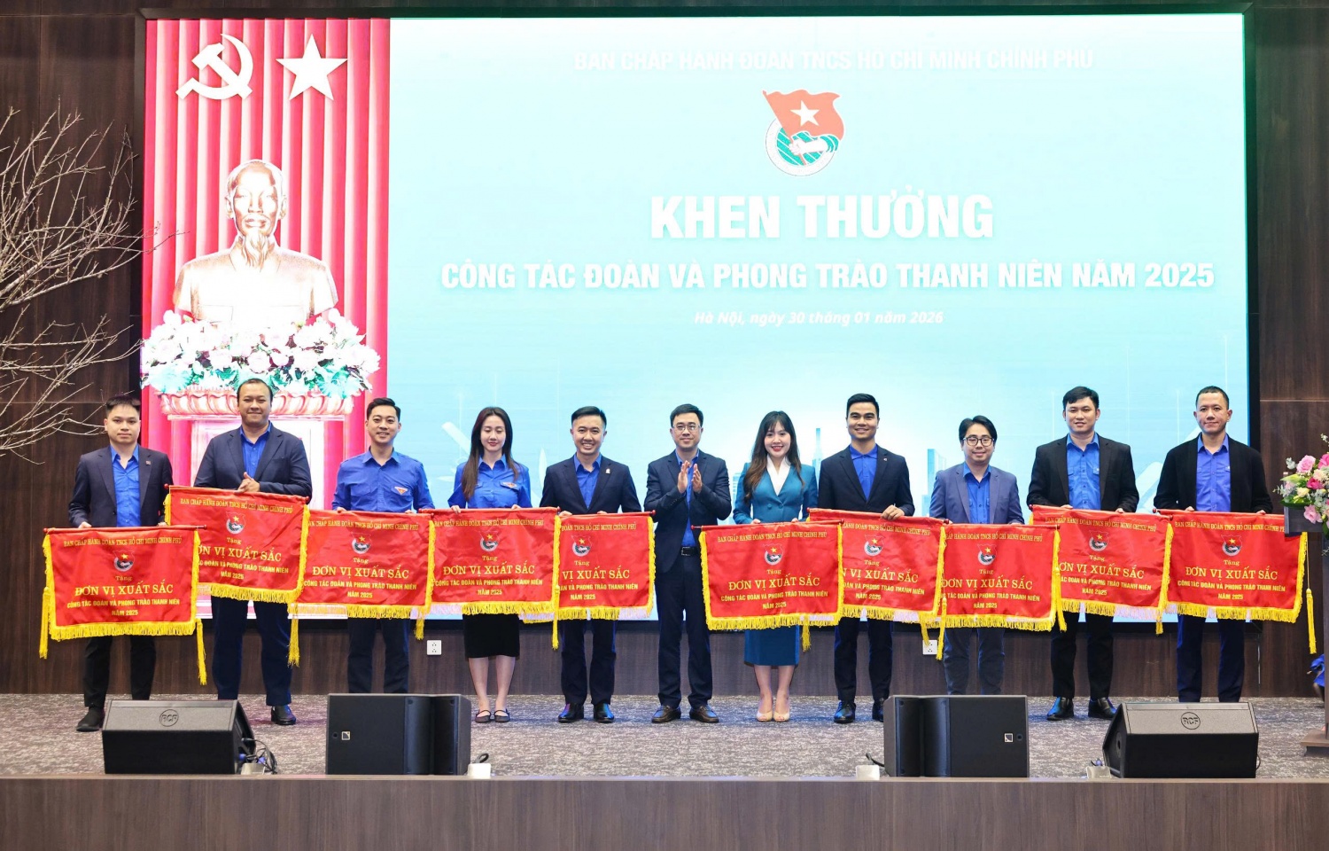 Đoàn Thanh niên Petrovietnam vinh dự nhận Cờ thi đua đơn vị xuất sắc trong công tác đoàn và phong trào thanh niên năm 2025
