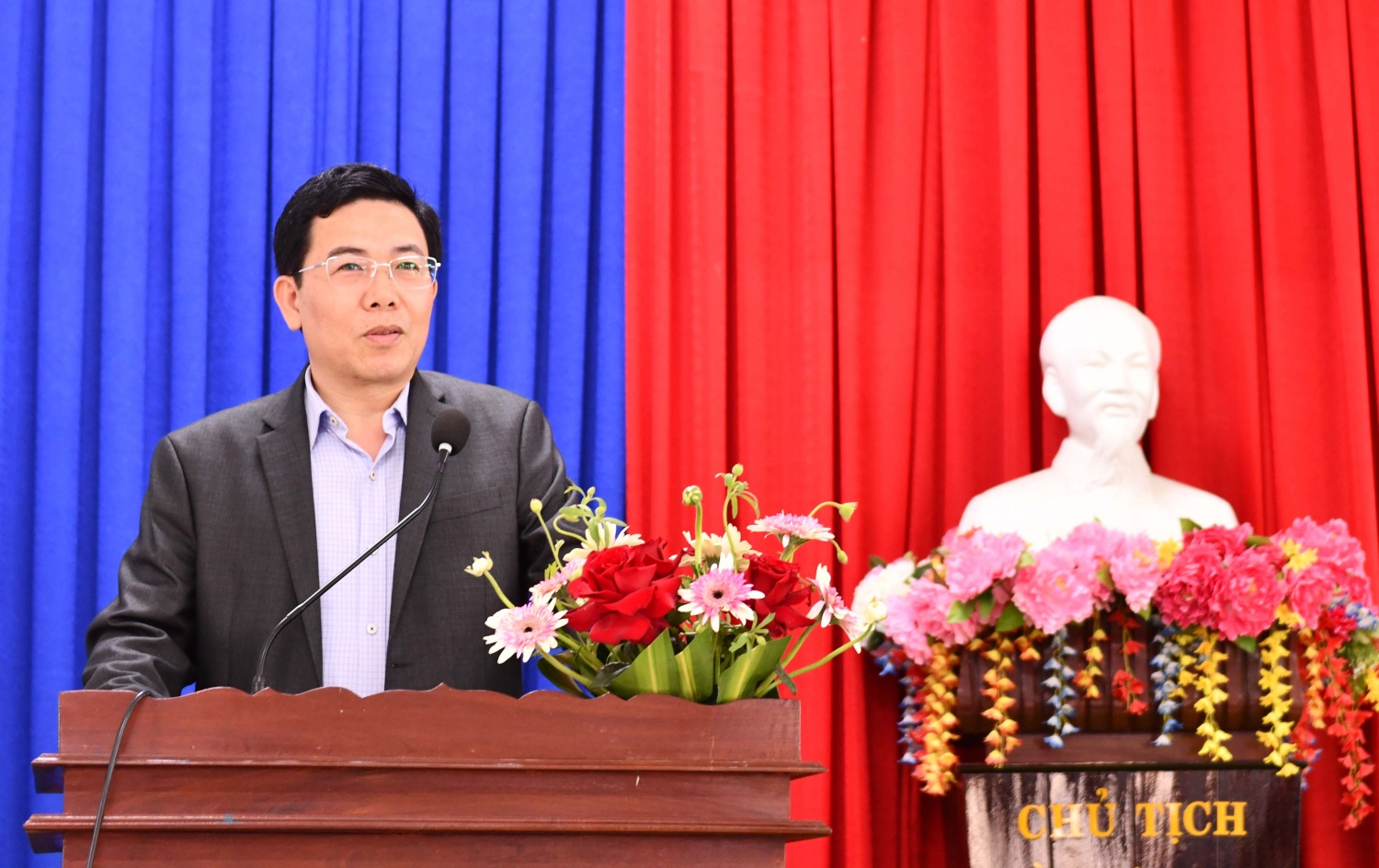 Đồng chí Nguyễn Đăng Vinh - Bí thư Đảng ủy, Chủ tịch HĐND xã Tư Nghĩa gửi lời cảm ơn tới tập thể lãnh đạo, người lao động BSR.
