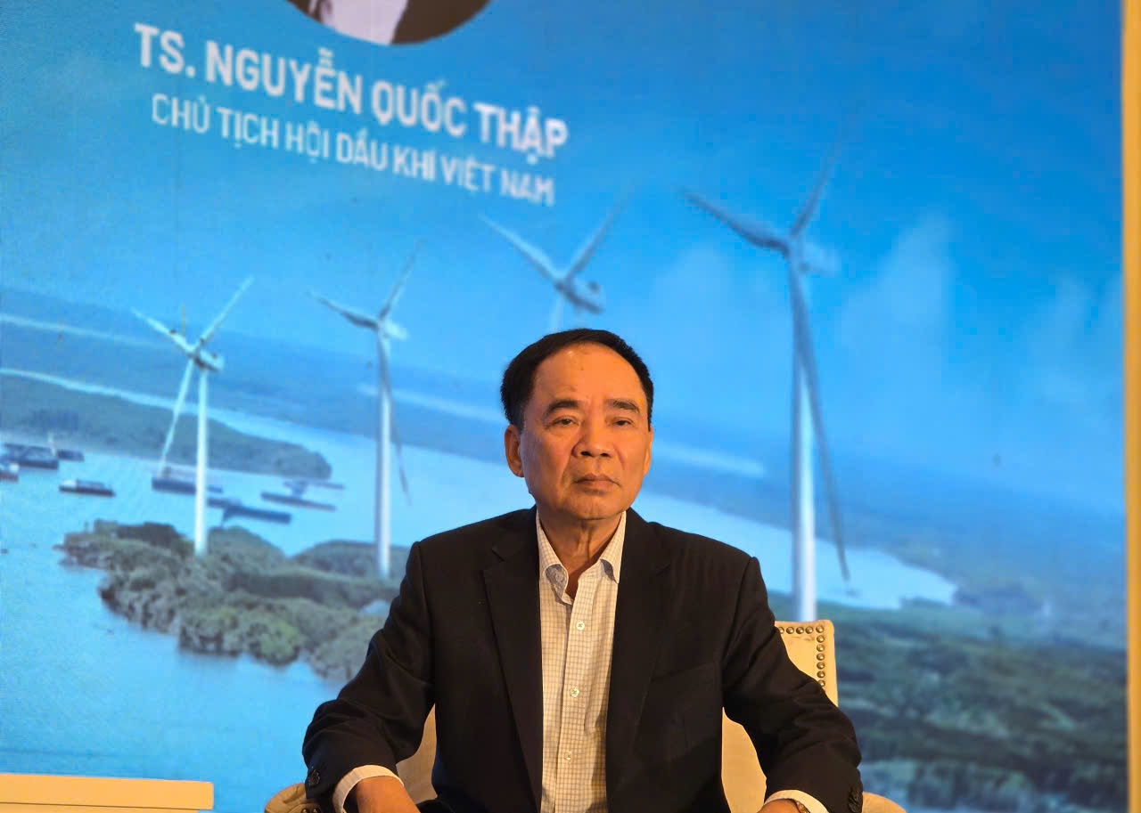 Theo TS Nguyễn Quốc Thập, LNG đóng vai trò như một “cầu nối” quan trọng giữa hiện tại và tương lai năng lượng sạch.