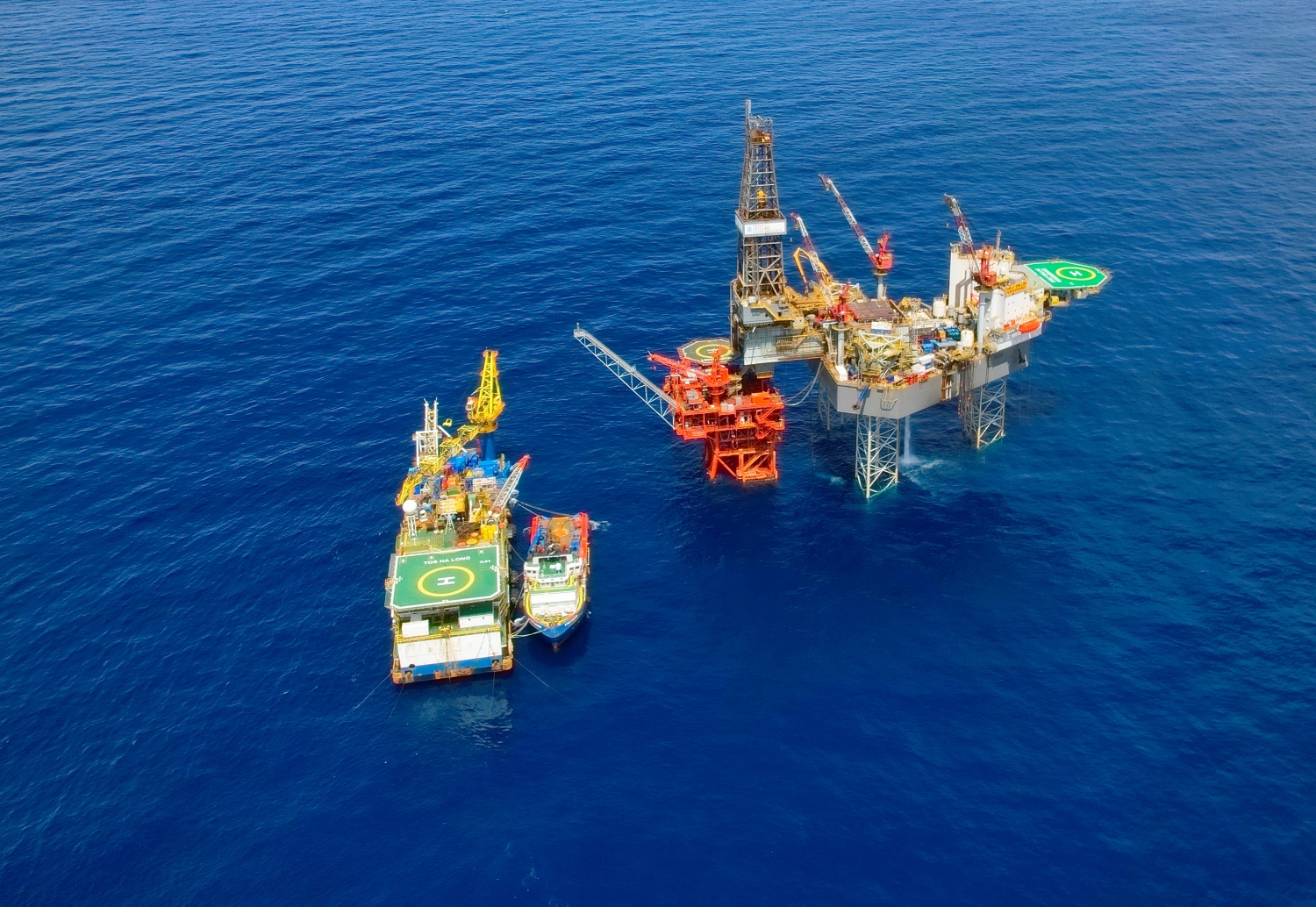 Sản lượng khai thác dầu thô trong nước tháng 1/2026 của Petrovietnam vượt 10,1% kế hoạch tháng, tăng 12,8% so với cùng kỳ năm 2025, ghi nhận tháng thứ 7 liên tiếp tăng trưởng so với cùng kỳ.