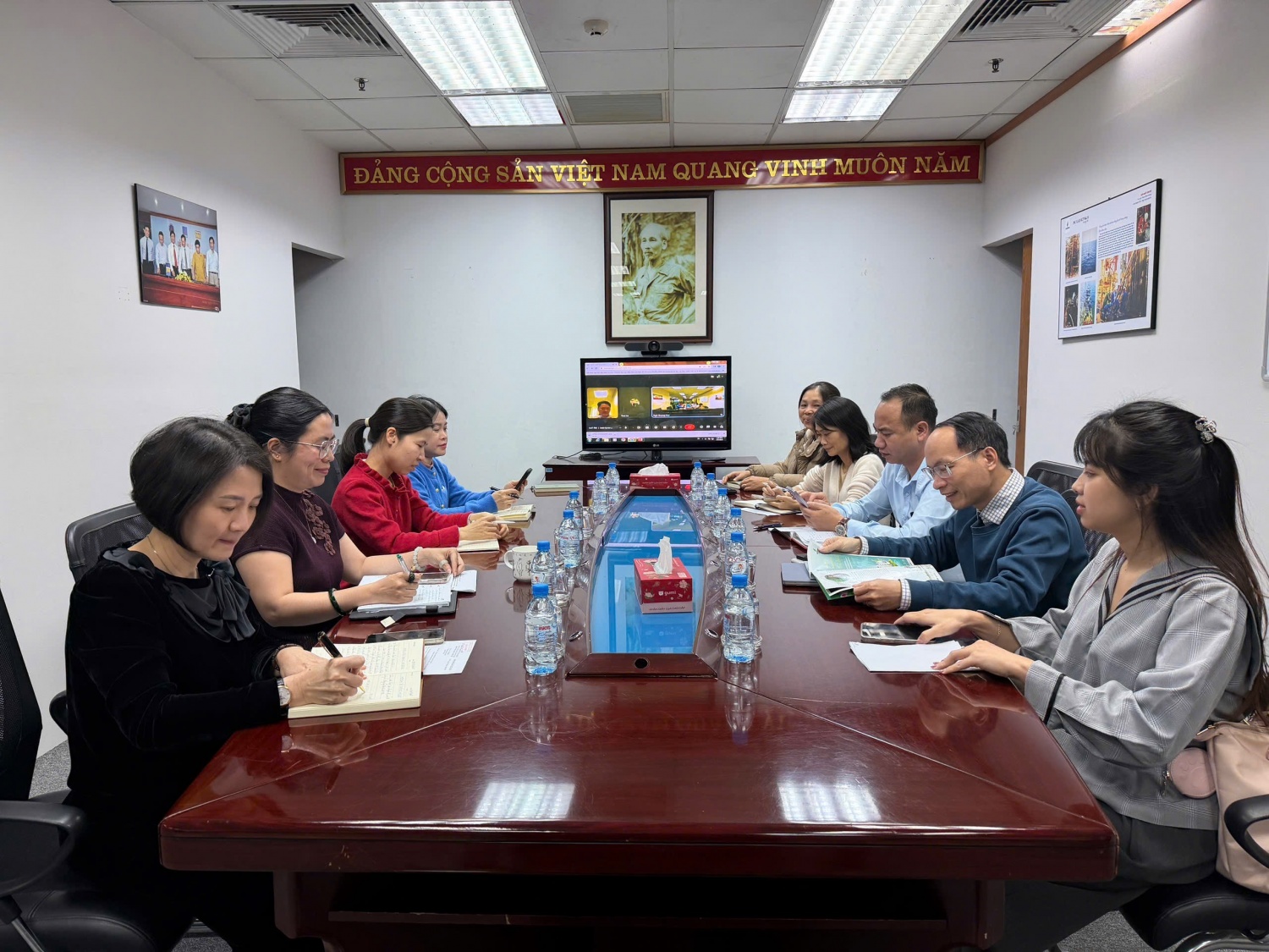 Chi bộ Tạp chí Năng lượng Mới