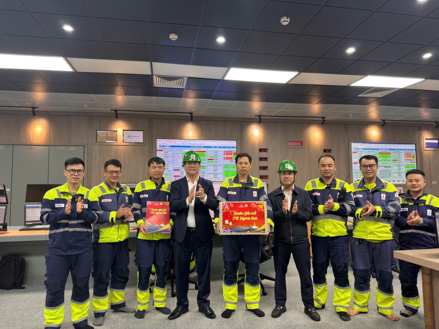 Công đoàn Petrovietnam luôn đồng hành cùng người lao động NMNĐ Thái Bình 2.