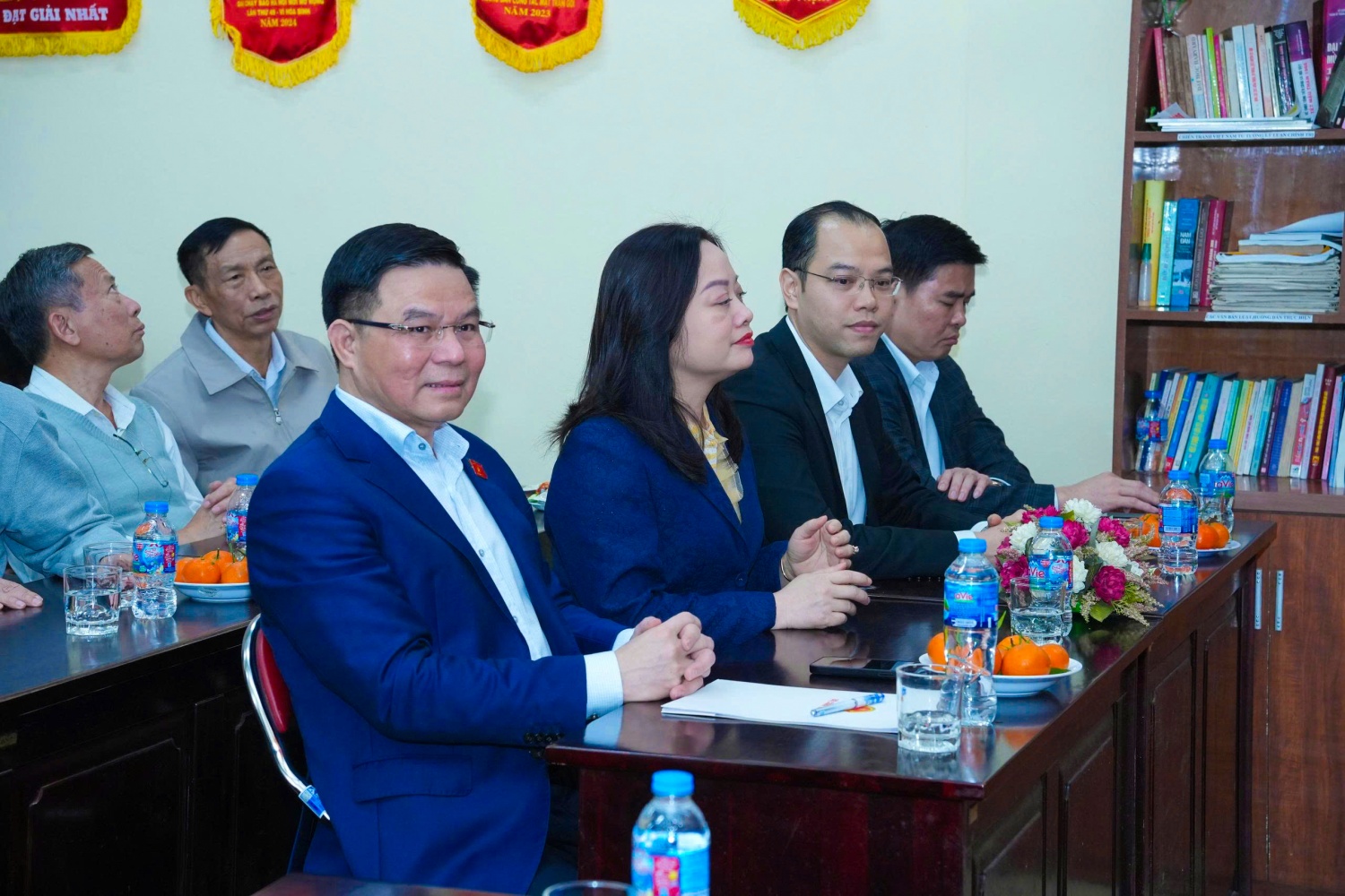 Bí thư Đảng ủy, Quyền Bộ trưởng Bộ Công Thương Lê Mạnh Hùng cùng các đồng chí ứng cử đại biểu Quốc hội khóa XVI, Hội đồng nhân dân các cấp nhiệm kỳ 2026-2031.