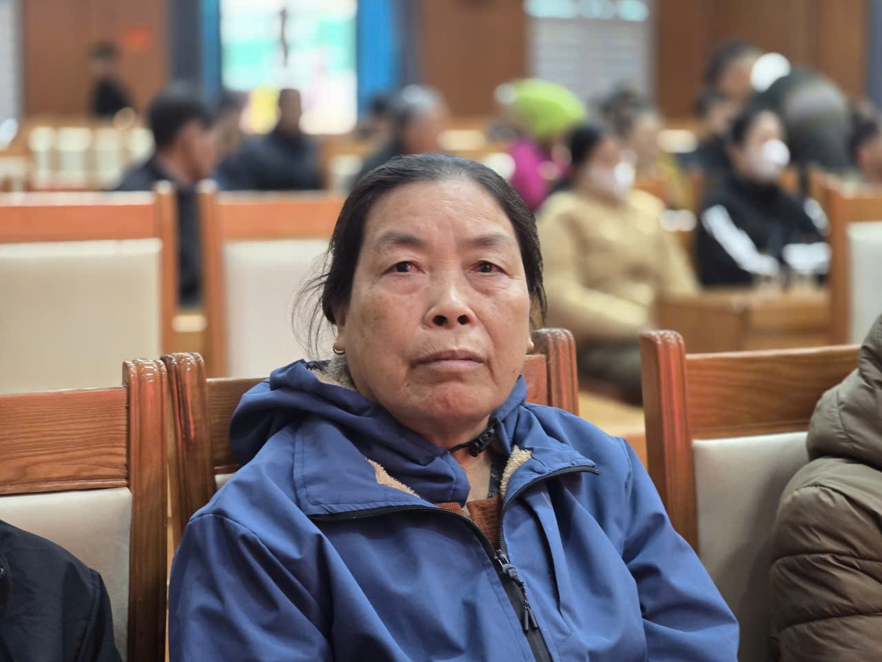 Bà Tạ Thị Sim, trú tại thôn Khu 18, xã Tu Vũ gửi lời cảm ơn chân thành và chúc các đơn vị luôn phát triển, tiếp tục có thêm nhiều chương trình ý nghĩa cho người nghèo.