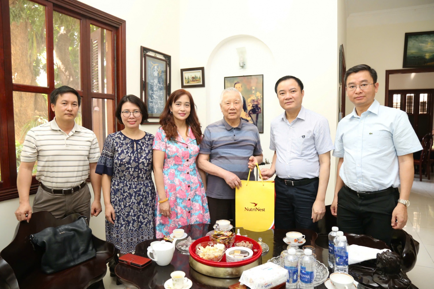 Đồng chí Lê Ngọc Sơn - Bí thư Đảng ủy, Chủ tịch HĐTV Petrovietnam thăm hỏi, tri ân GS.TSKH Hồ Sĩ Thoảng, nguyên Chủ tịch HĐQT Petrovietnam