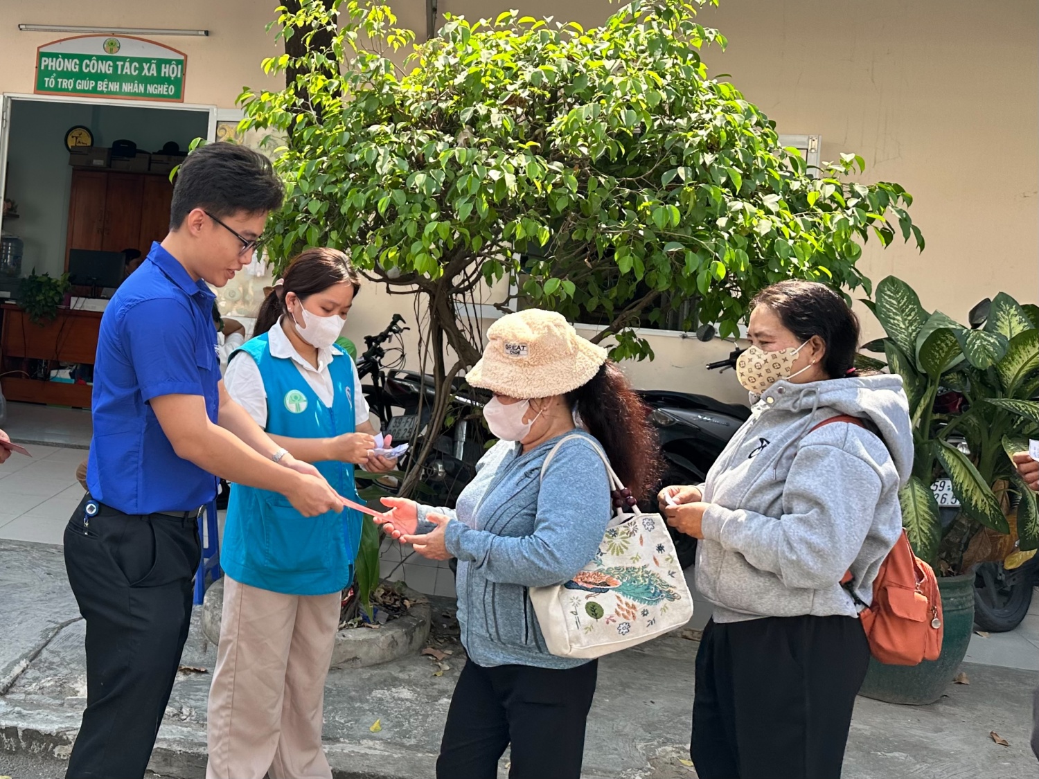 Chương trình hỗ trợ chi phí điều trị cho các bệnh nhi có hoàn cảnh đặc biệt khó khăn đang điều trị tại khoa Tiêu hóa và khoa Ung bướu, với tổng số tiền hơn 70 triệu đồng.