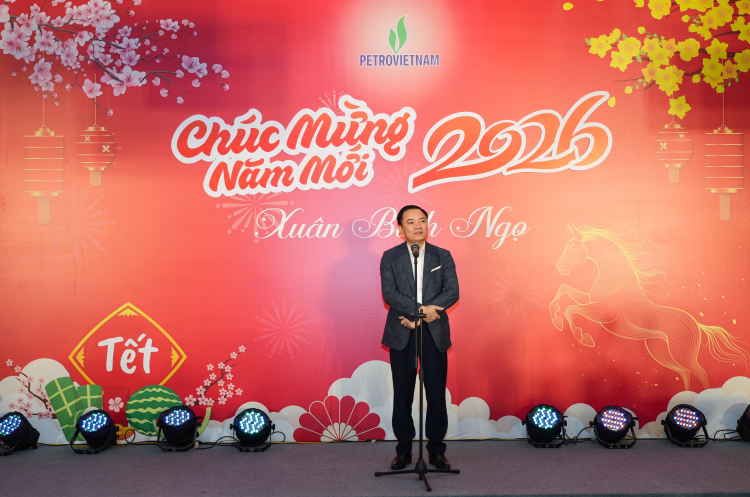 Chủ tịch HĐTV Petrovietnam Lê Ngọc Sơn bày tỏ tin tưởng, với truyền thống đoàn kết, bản lĩnh và khát vọng vươn lên, đội ngũ người lao động Petrovietnam sẽ tiếp tục hoàn thành xuất sắc các nhiệm vụ được giao với khí thế, quyết tâm mới trong năm 2026.