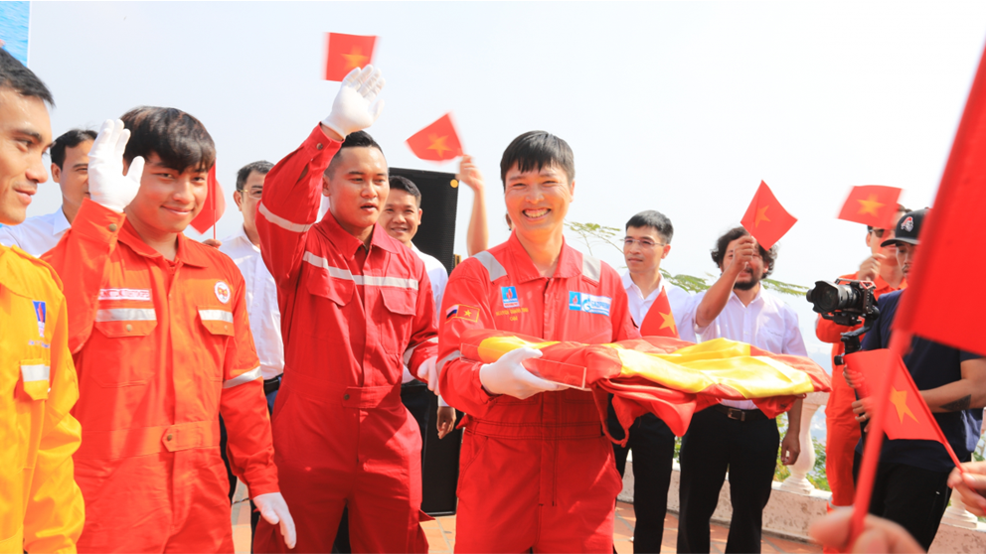 Hành trình “Mùa xuân từ những giếng dầu” - hành trình xúc cảm của mỗi người lao động Petrovietnam.