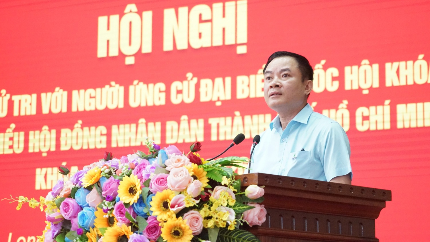 Ứng cử viên ĐBQH Lê Ngọc Sơn, Bí thư Đảng ủy, Chủ tịch Hội đồng Thành viên Petrovietnam nhấn mạnh, các hoạt động thăm dò, khai thác dầu khí trên biển có mối liên hệ chặt chẽ với nhiệm vụ an ninh quốc phòng.