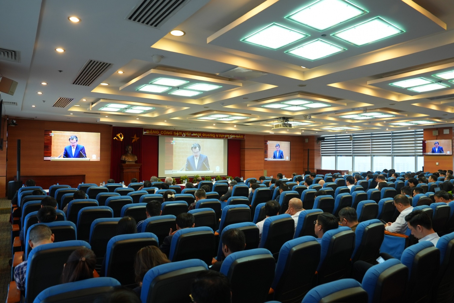 Điểm cầu 02 tại trụ sở Petrovietnam (Hà Nội).