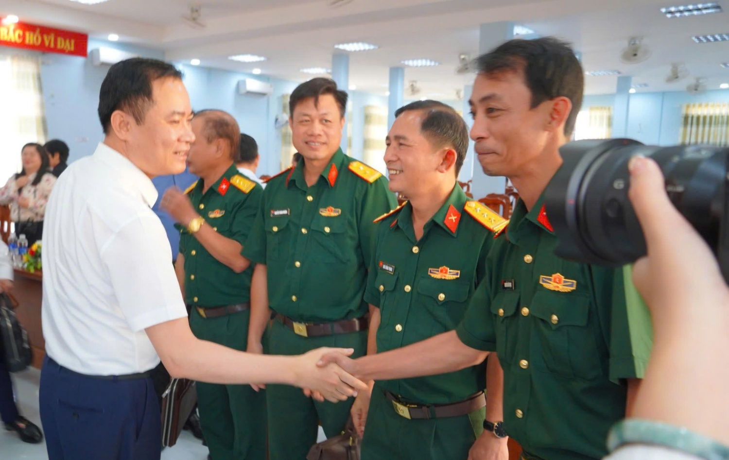 Lực lượng quân đội nhân dân luôn đồng hành, ủng hộ sự phát triển của ngành năng lượng - dầu khí, coi đây là trụ cột quan trọng của an ninh kinh tế quốc gia.