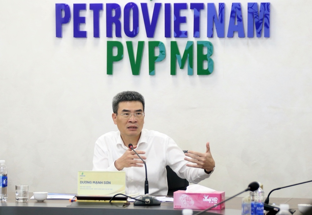 Phó Tổng Giám đốc Petrovietnam Dương Mạnh Sơn yêu cầu các bên tiếp tục phát huy tinh thần chủ động, phối hợp chặt chẽ với các đơn vị, bảo đảm các dự án tại TP Cần Thơ được triển khai đúng tiến độ, hiệu quả.