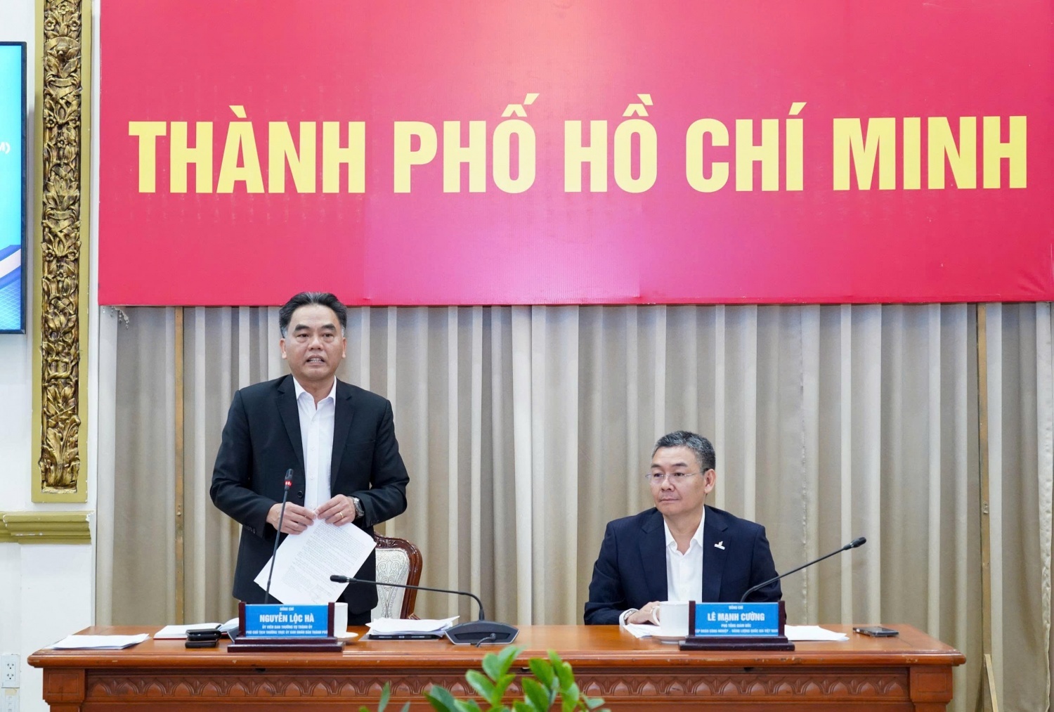 Ông Nguyễn Lộc Hà – Phó Chủ tịch Thường trực UBND TP HCM và ông Lê Mạnh Cường – Phó Tổng Giám đốc Petrovietnam chủ trì buổi làm việc trao đổi hợp tác giữa TP HCM và Petrovietnam vào tháng 1/2026