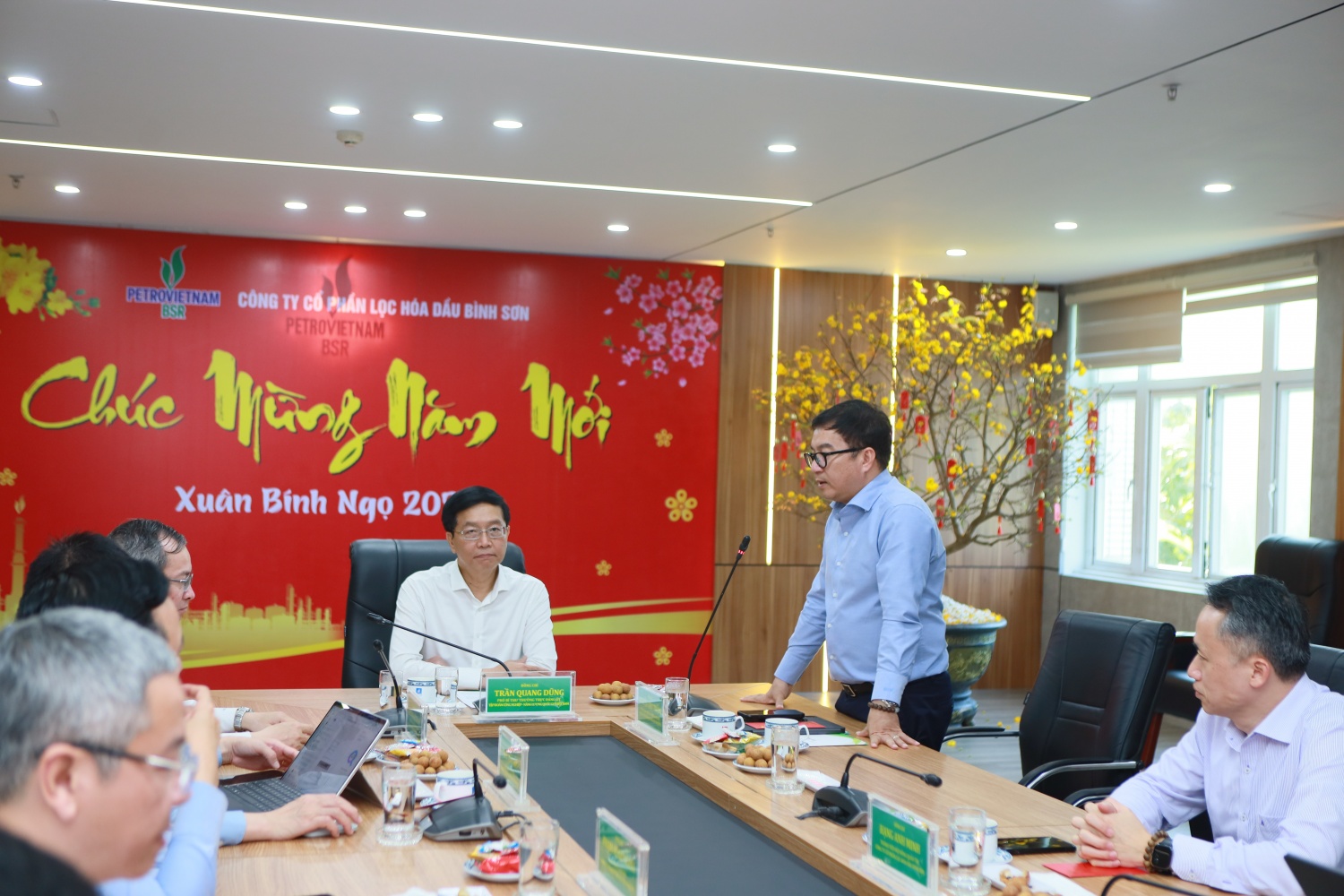 Đồng chí Nguyễn Việt Thắng - Phó Bí thư Đảng ủy, Tổng Giám đốc BSR: Việc duy trì công suất trên 125% và tổ chức sản xuất, xuất bán hơn 1,4 triệu tấn sản phẩm trong 2 tháng đầu năm không chỉ phản ánh năng lực vận hành và quản trị của BSR mà còn khẳng định vai trò trụ cột của doanh nghiệp trong bảo đảm an ninh năng lượng quốc gia.