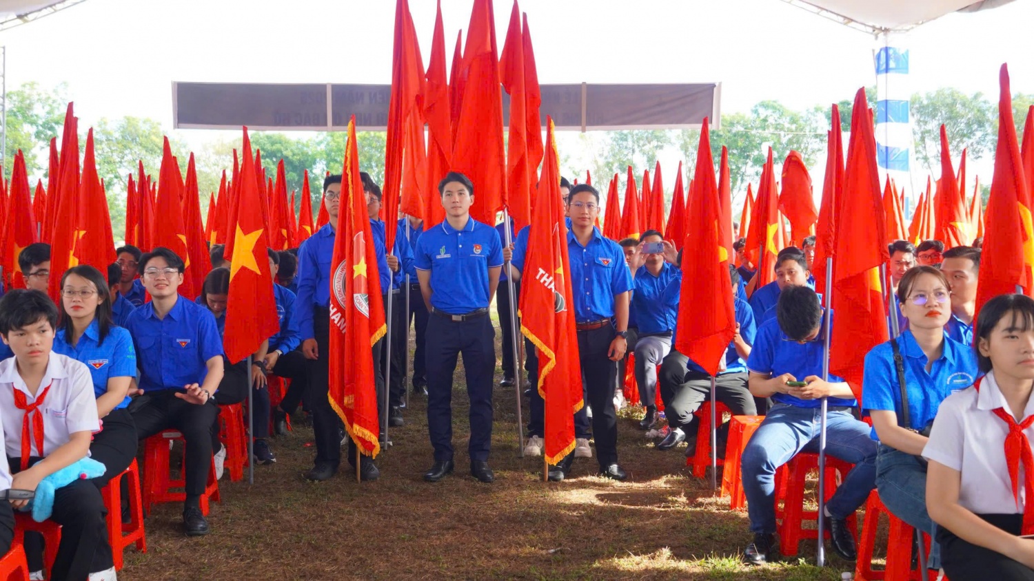 Đông đảo đoàn viên thanh niên hưởng ứng chương trình