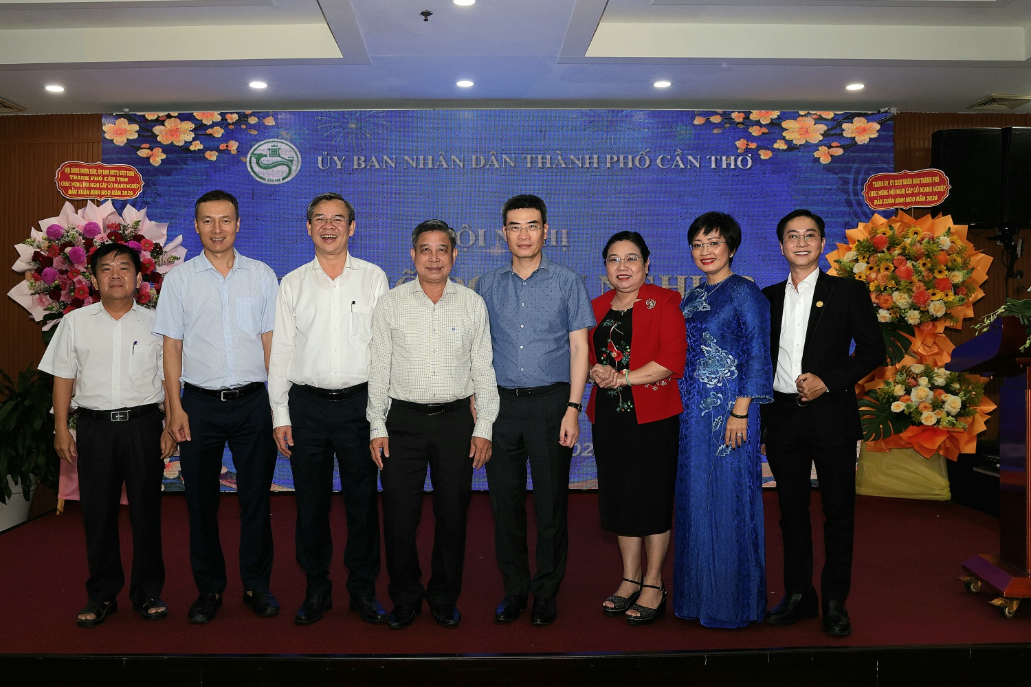 Lãnh đạo TP Cần Thơ; ông Dương Mạnh Sơn - Phó Tổng Giám đốc Petrovietnam và các đại biểu tham dự Hội nghị