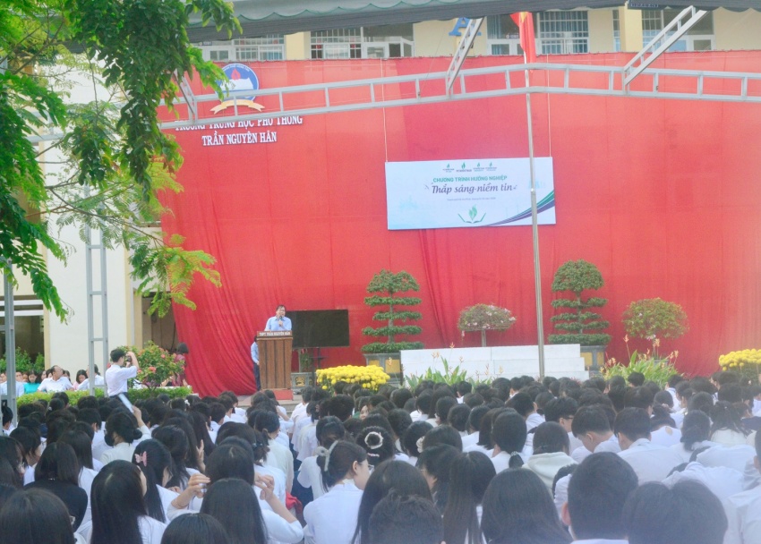 Quang cảnh chung tại chương trình.