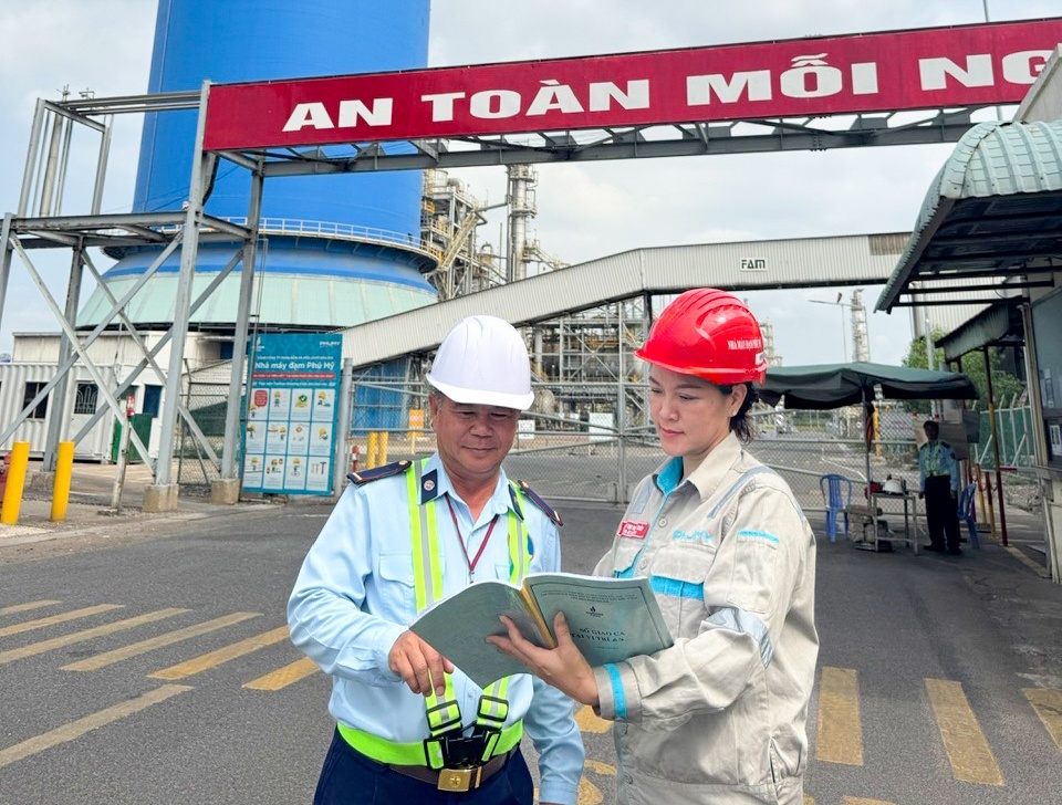 Từ một học viên trẻ, chị Nguyễn Thị Thanh Thủy từng bước trưởng thành và hiện đảm nhiệm vị trí Phó phòng An toàn – Sức khỏe – Môi trường Nhà máy đạm Phú Mỹ.