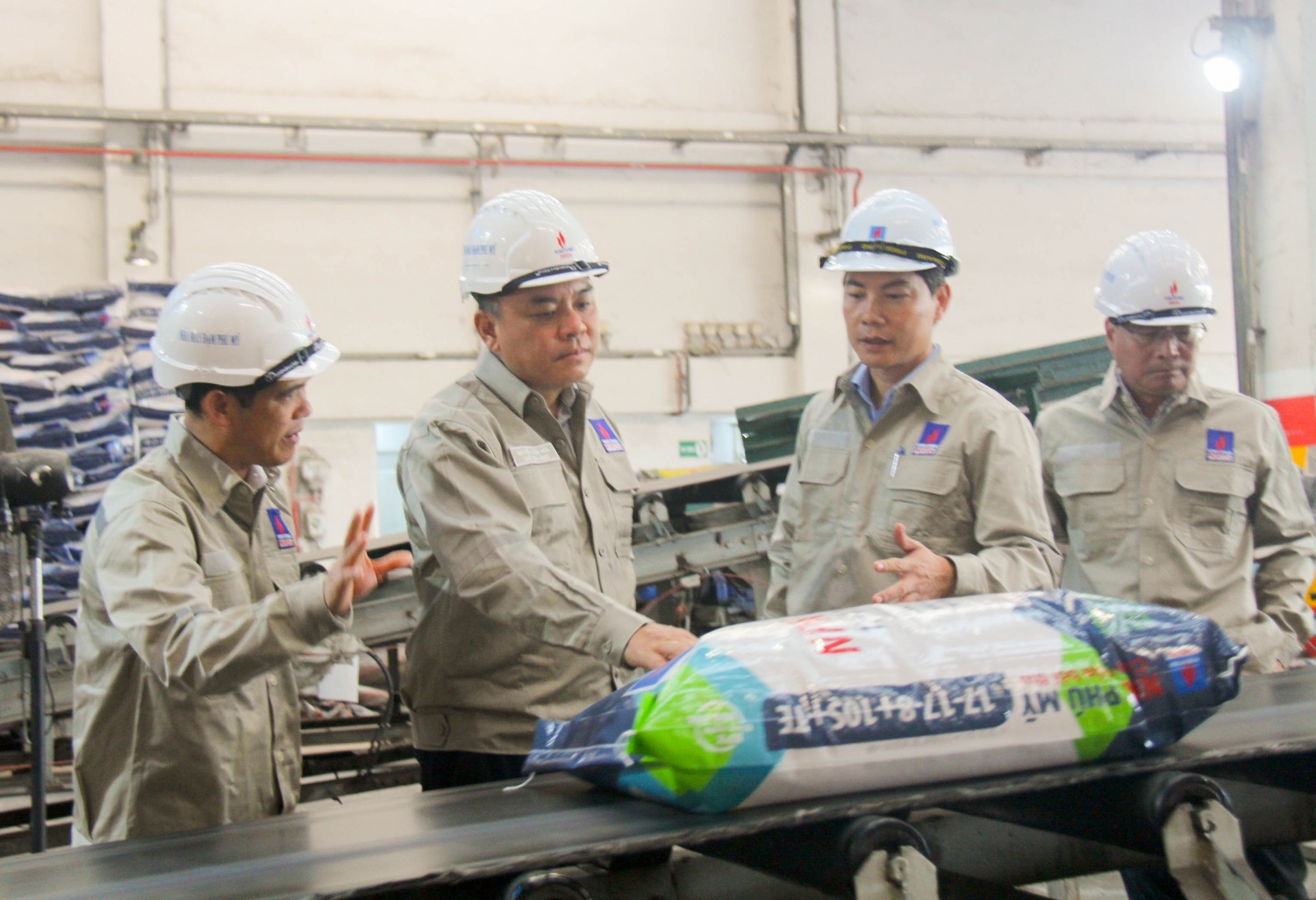 Công trình hóa dầu đầu tiên tại Phú Mỹ của Petrovietnam - nền móng cho ngành hóa dầu”