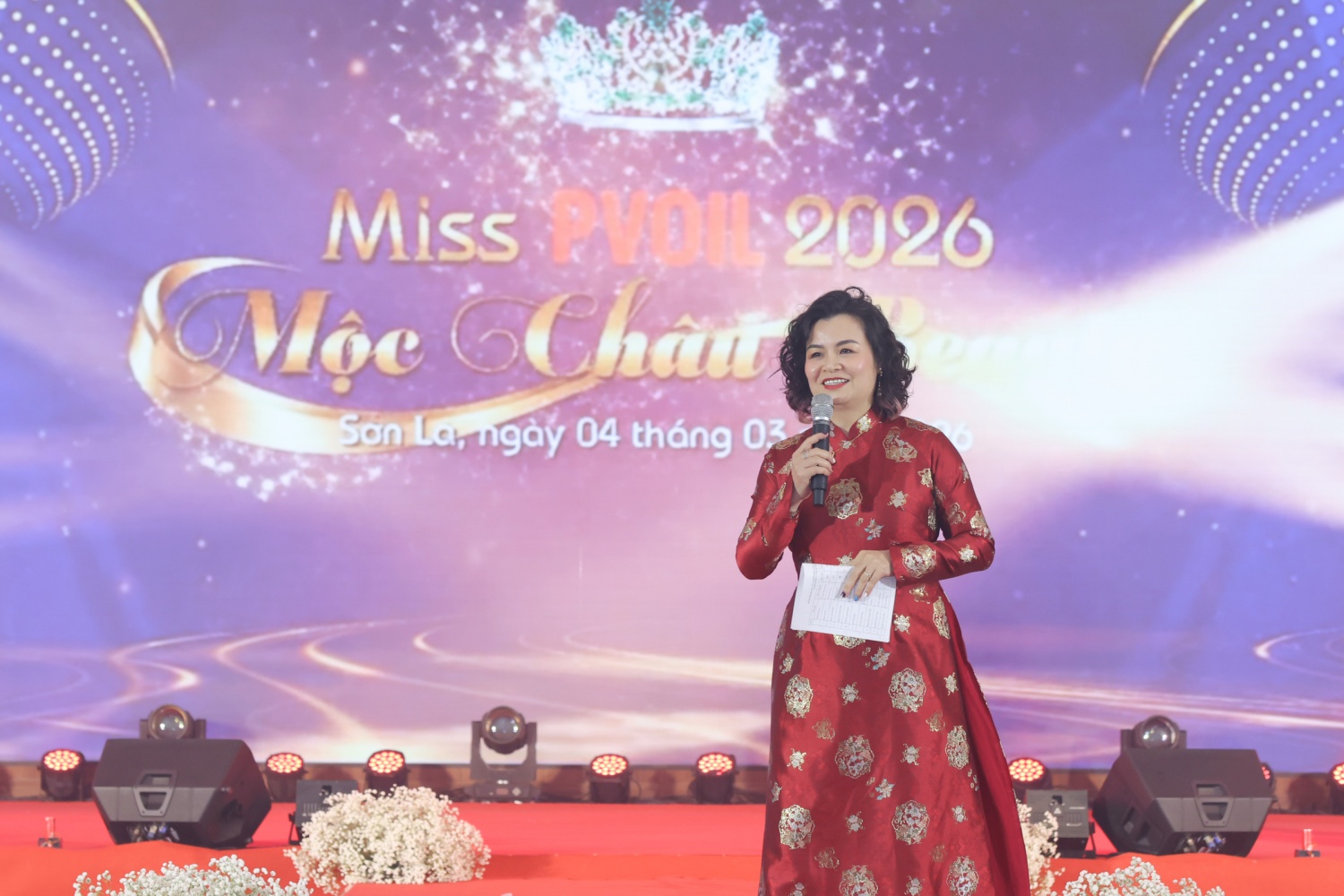 Bà Lê Thị Thu Hương - Phó Tổng Giám đốc PVOIL chia sẻ tại chương trình