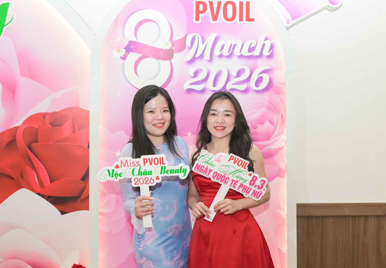 Chị Châu Thị Mỹ Hòa và chị Ngô Trần Ninh Trâm (PETEC) chia sẻ: Chương trình là hoạt động ý nghĩa nhân dịp 8/3, thể hiện sự quan tâm của ban lãnh đạo và Công đoàn PVOIL đối với người lao động nữ