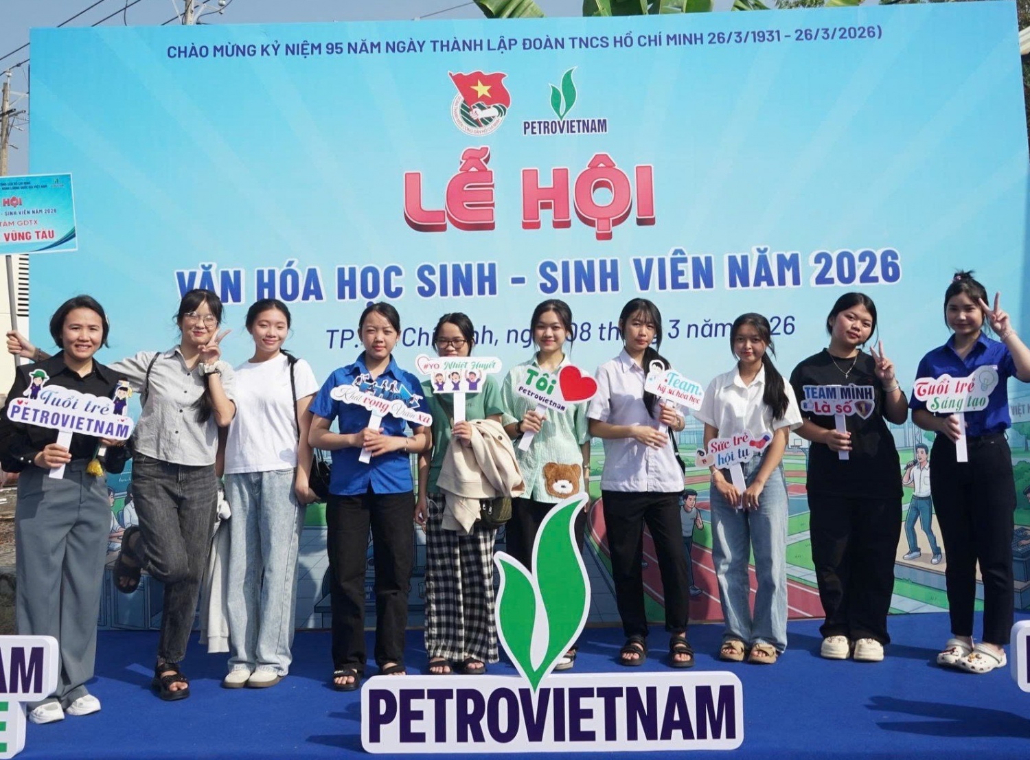 Sau hơn một thập niên tổ chức, Lễ hội Văn hóa học sinh - sinh viên ngành năng lượng - dầu khí đã trở thành hoạt động truyền thống của tuổi trẻ Petrovietnam.