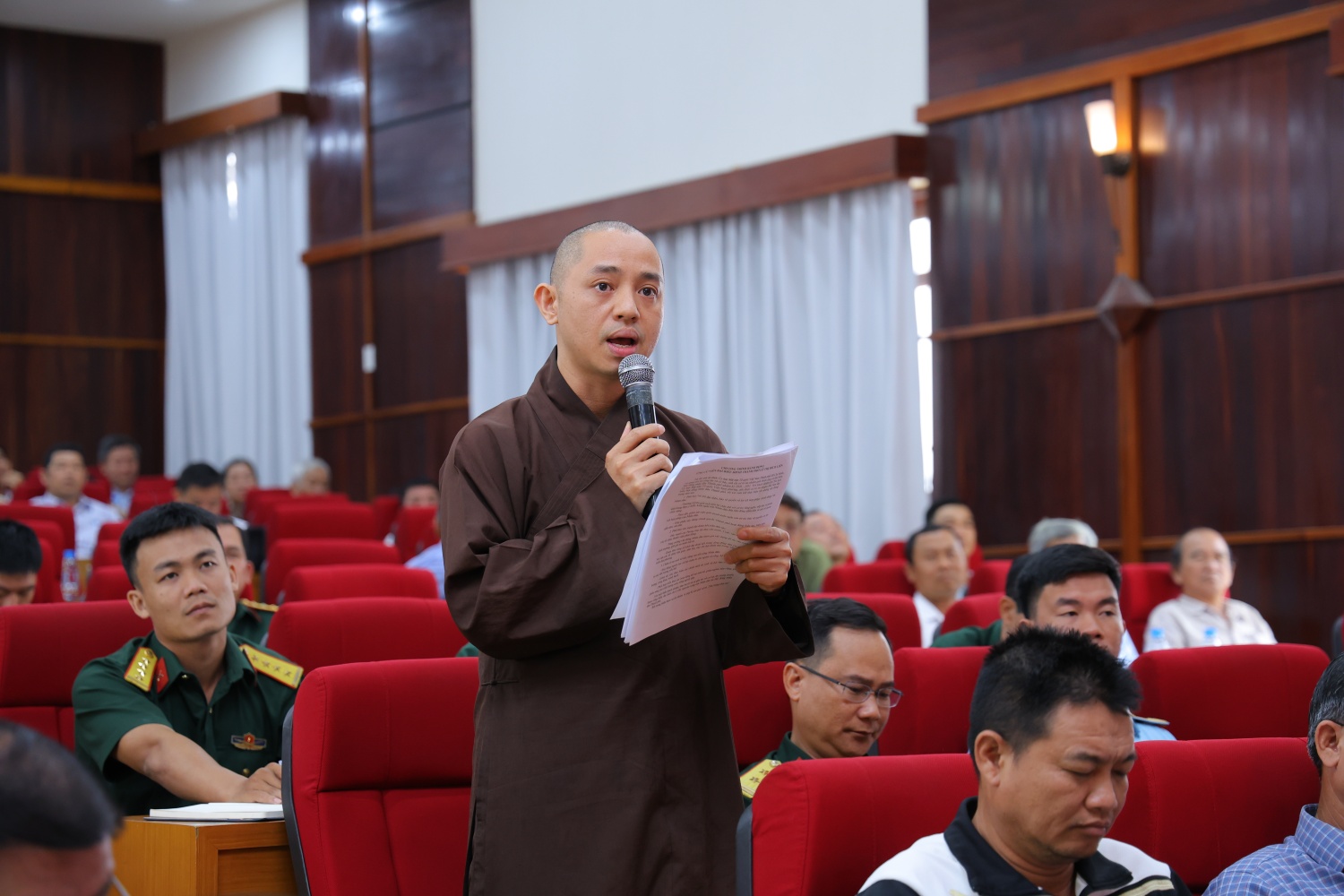 Các cử tri bày tỏ sự đồng tình và kỳ vọng vào chương trình hành động của các ứng cử viên.