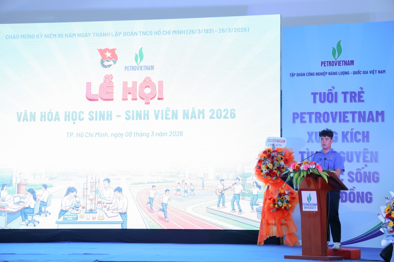 Bạn Trương Ngọc Tuấn - Phó Bí thư Đoàn Trường THPT Trần Nguyên Hãn - đại diện học sinh chia sẻ những trải nghiệm đáng nhớ tại lễ hội.
