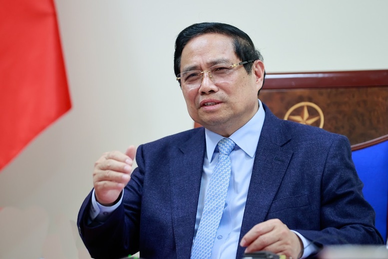 Thủ tướng Chính phủ Phạm Minh Chính cảm ơn và đề nghị Chính phủ Kuwait tiếp tục hỗ trợ bảo đảm an ninh, an toàn cho công dân Việt Nam tại Kuwait, tạo điều kiện thuận lợi cho các hoạt động sơ tán công dân Việt Nam