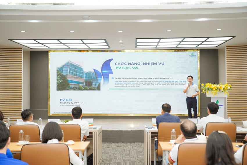 Đại diện Chi nhánh Khí Tây Nam Bộ cũng đã mang đến những kinh nghiệm thực tiễn trong công tác vận hành hệ thống và tối ưu hóa hiệu quả khai thác nguồn khí khu vực Tây Nam Bộ.
