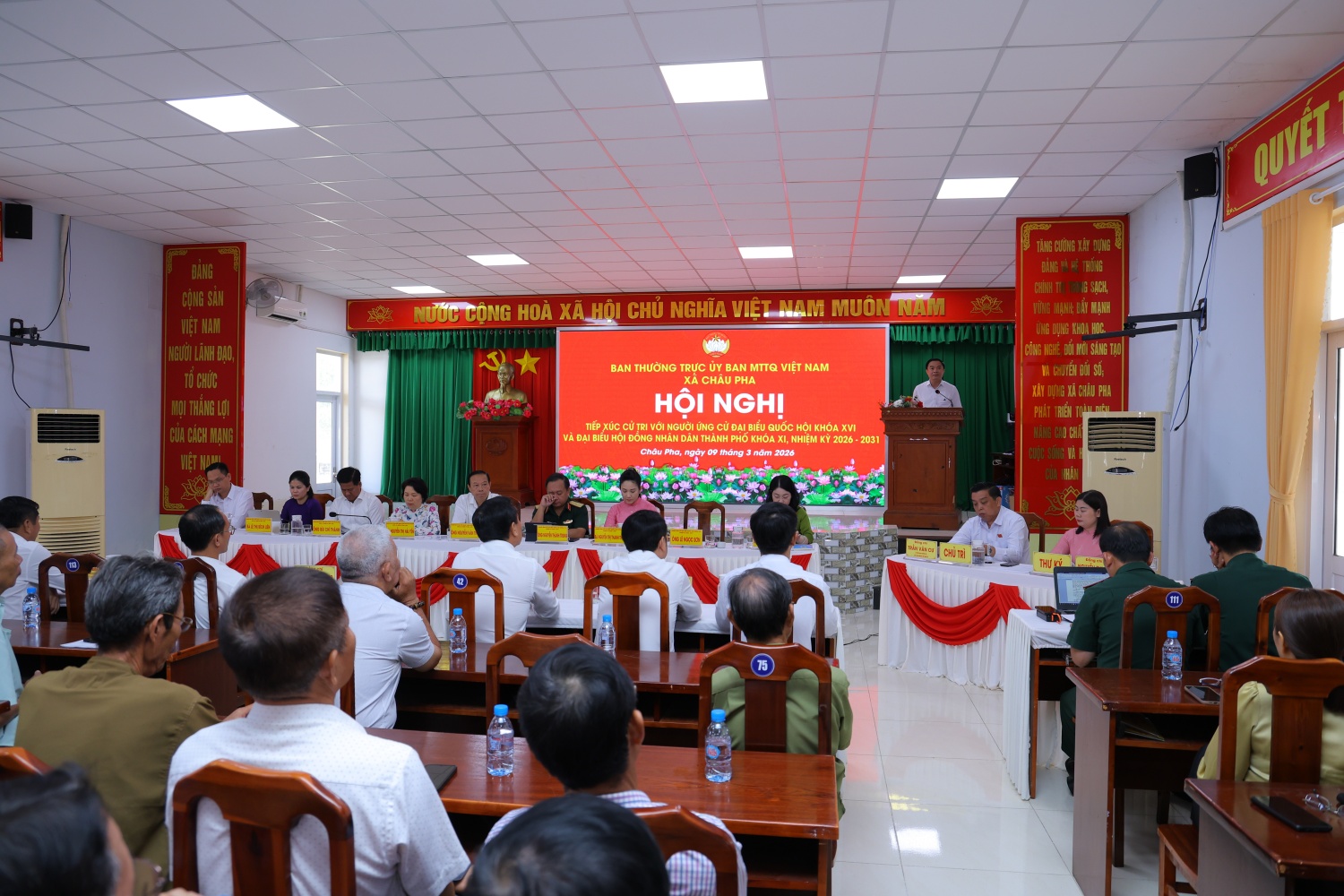 Toàn cảnh hội nghị