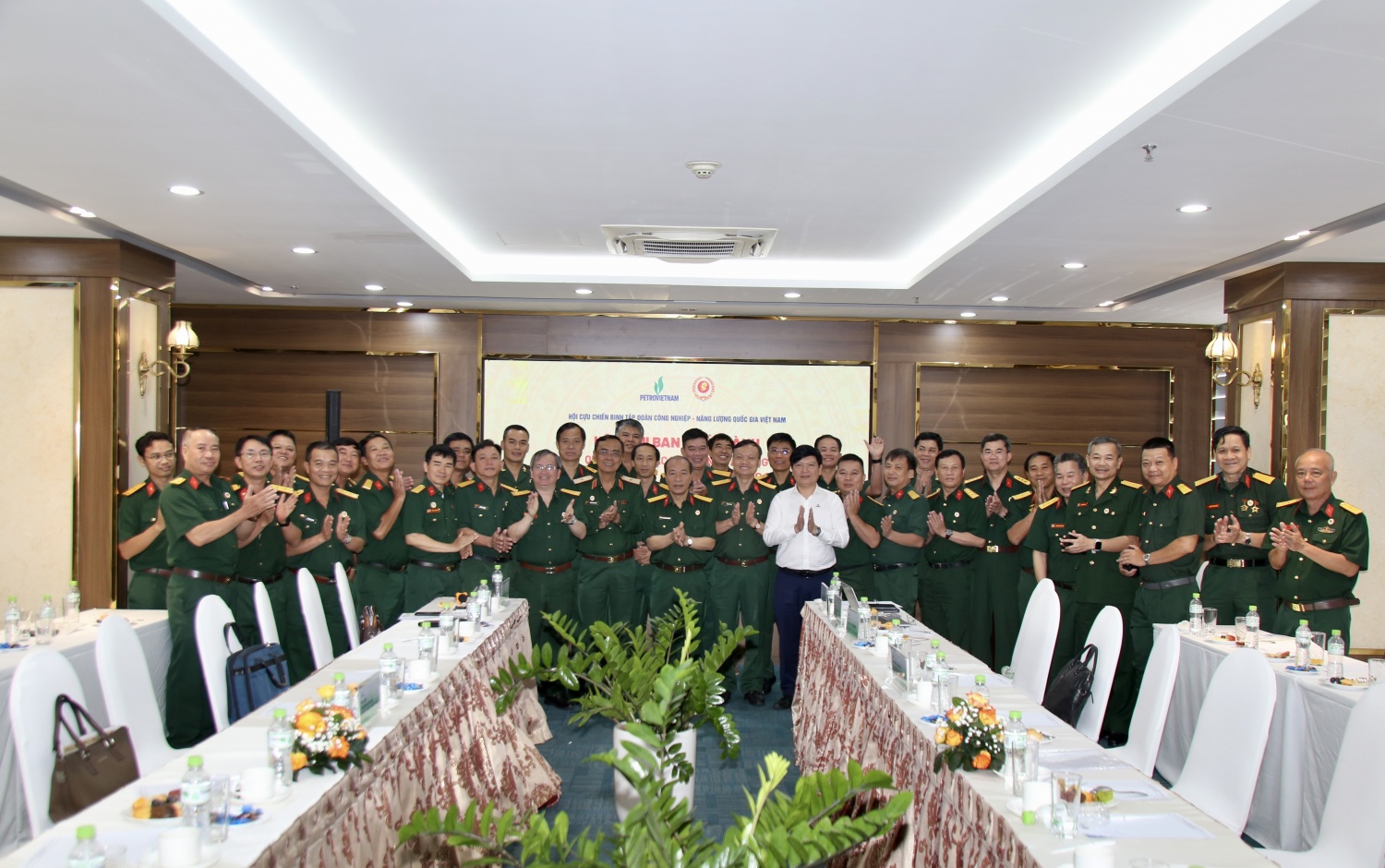 Các đại biểu tham dự hội nghị.