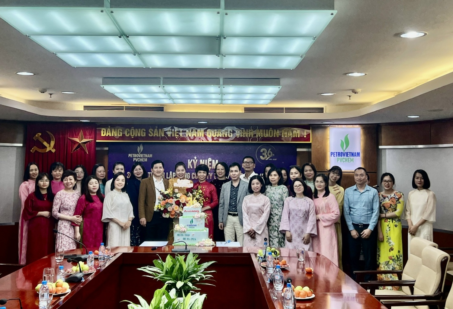 Tập thể cán bộ, nhân viên PVChem luôn đoàn kết, nỗ lực xây dựng và phát triển Tổng công ty ngày càng vững mạnh.