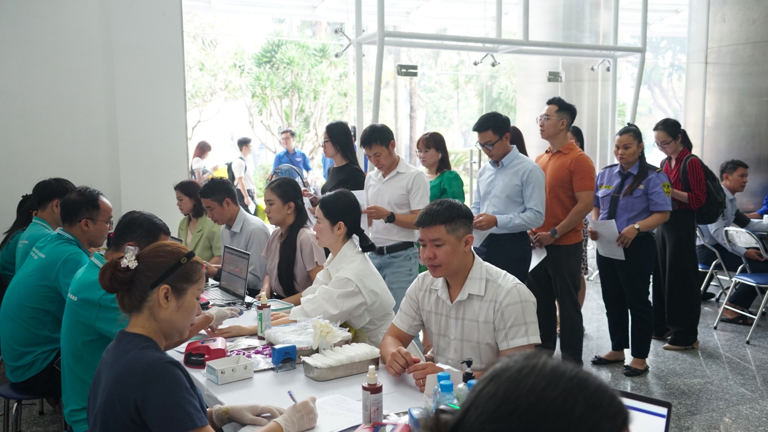 Chương trình thu hút sự tham gia đông đảo của lãnh đạo và cán bộ, nhân viên nhiều đơn vị thành viên của Petrovietnam đang hoạt động tại TP Hồ Chí Minh.