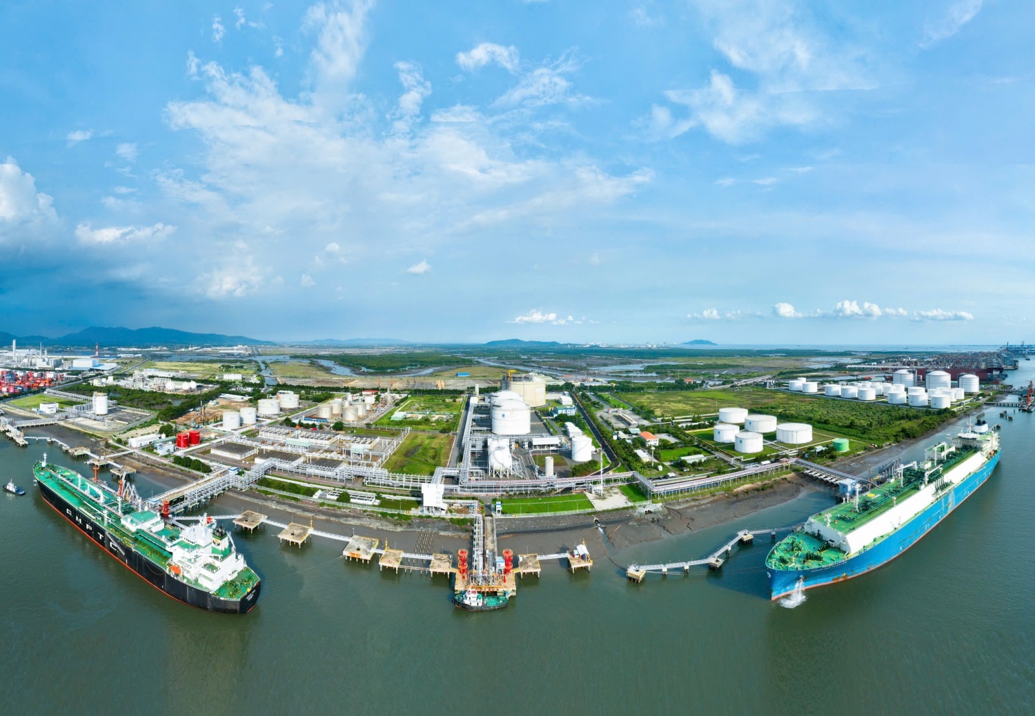 Chuỗi Khí - Điện LNG khép kín đầu tiên của Petrovietnam, góp phần hiện thực hóa mục tiêu đô thị xanh”