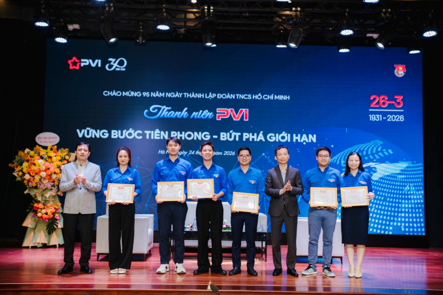 Các chi đoàn và đoàn viên tiêu biểu được khen thưởng từ Đoàn Thanh niên Petrovietnam