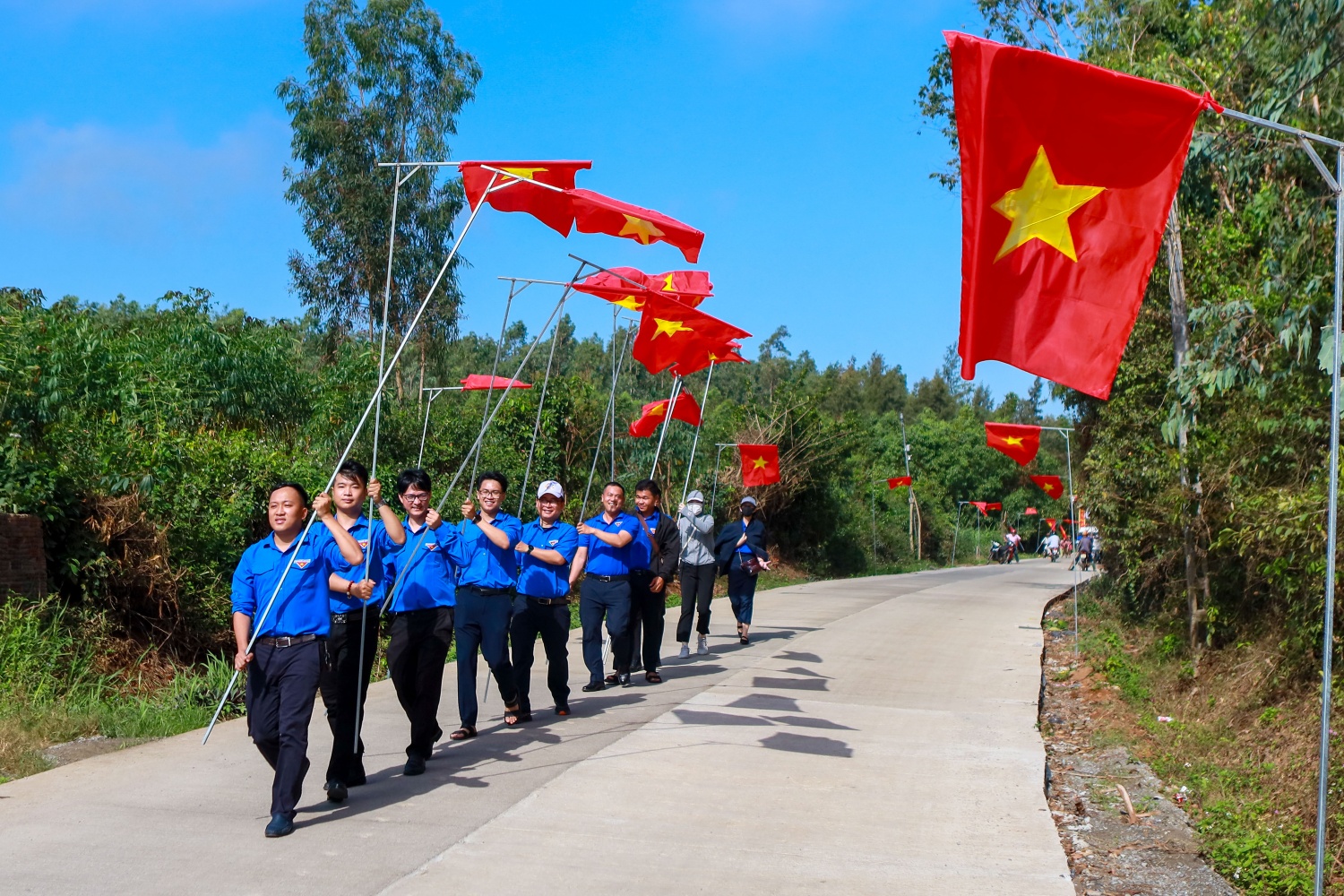 Tuổi trẻ Petrovietnam trên Công trình Thanh niên Tuyến đường cờ Tổ quốc
