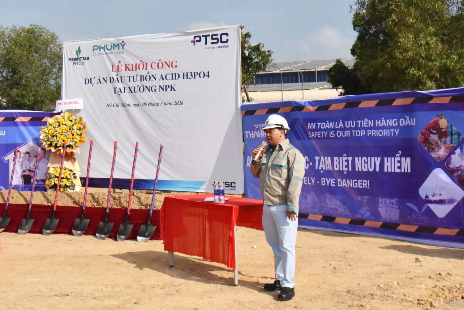 PVFCCo - Phú Mỹ vừa khởi công Dự án đầu tư bồn nguyên liệu Acid Phosphoric (H3PO4).