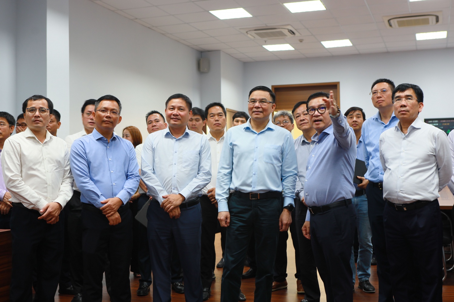 Đoàn công tác Bộ Công Thương thăm Trung tâm tích hợp điều hành NMLD Dung Quất.