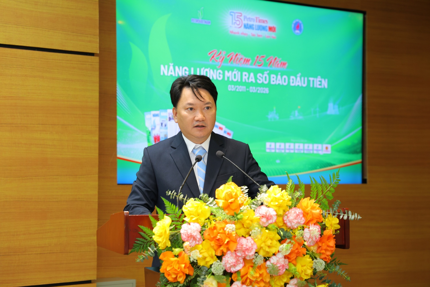 Tổng Biên tập Tạp chí Năng lượng Mới - PetroTimes Phạm Thuận Thiên phát biểu tri ân tại buổi lễ