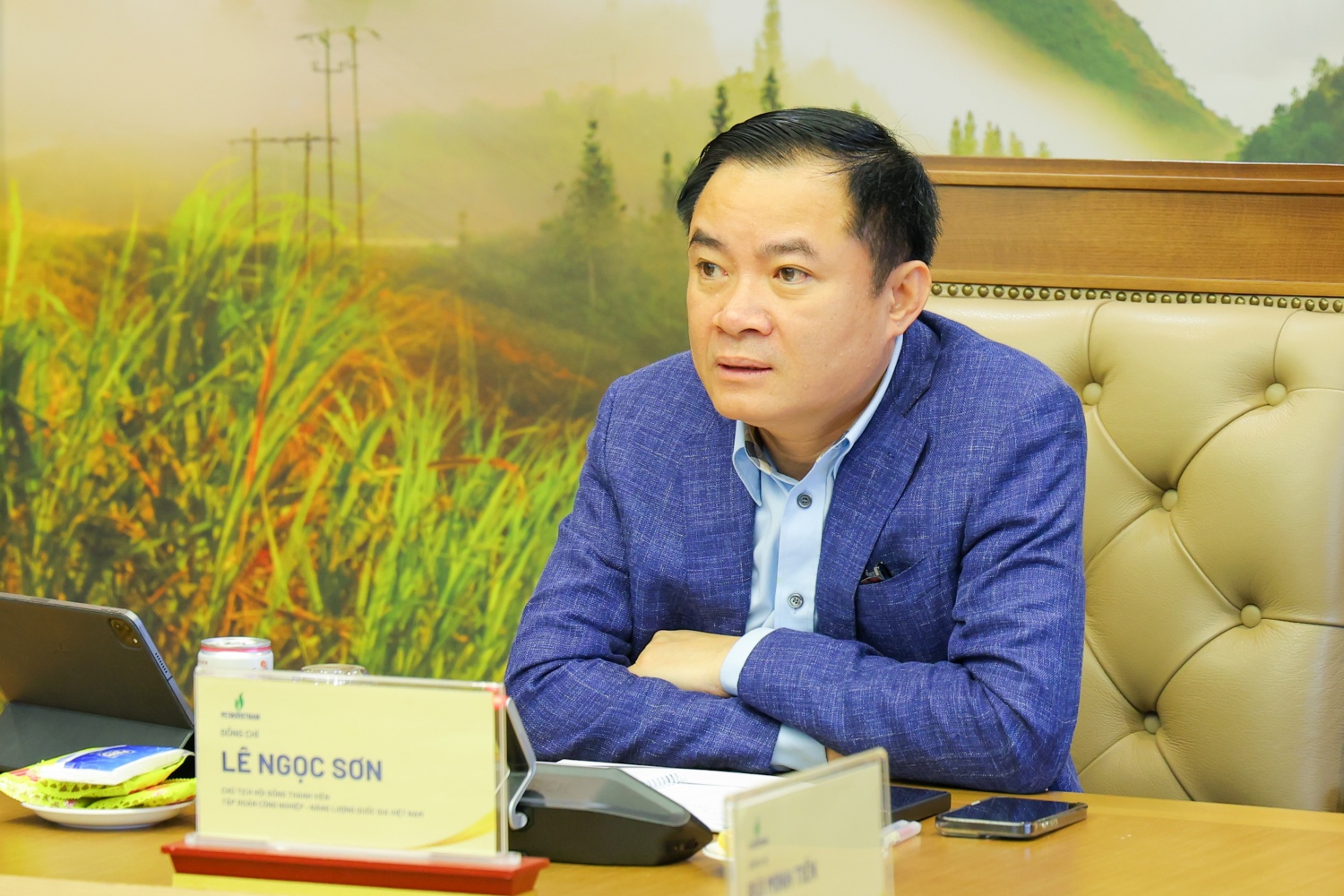 Đồng chí Lê Ngọc Sơn - Bí thư Đảng ủy, Chủ tịch HĐTV Petrovietnam nhấn mạnh quan điểm: Lấy văn hóa làm gốc, thương hiệu làm diện mạo và truyền thông là công cụ dẫn dắt, hướng tới mục tiêu đưa Petrovietnam gia nhập Top 500 doanh nghiệp lớn nhất thế giới.